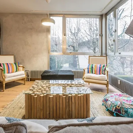 Daisy Apartment